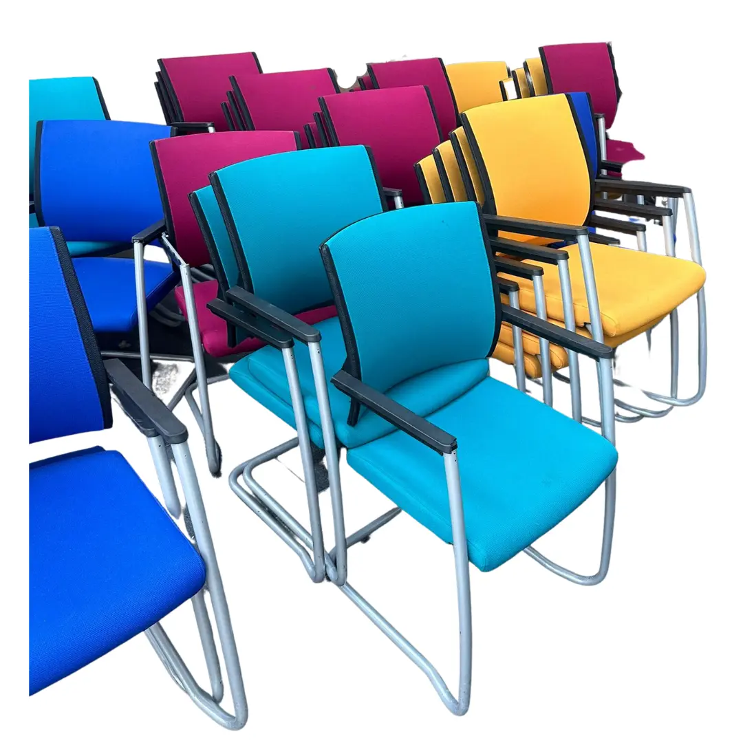 Chaises Polyvalentes réunions réception mauve vert bleu jaune