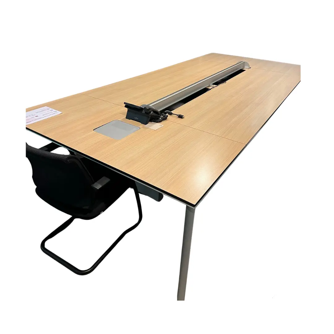 Table de Réunion : Le Cœur de Vos Échanges Professionnels