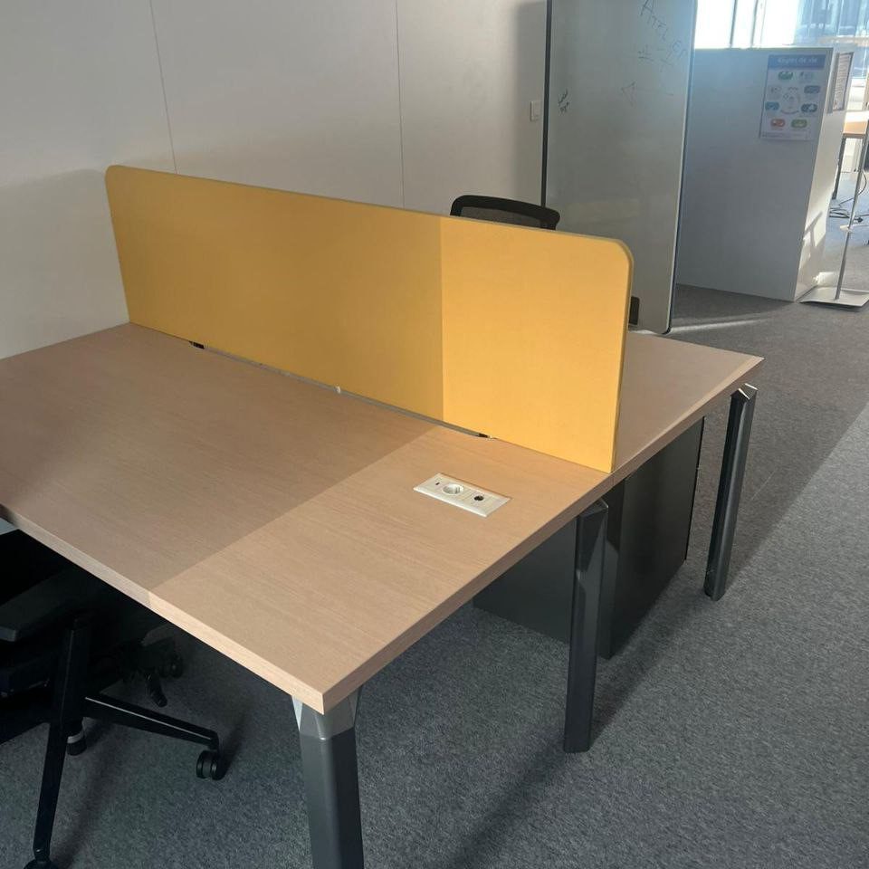 bureau bench séparateur jaune