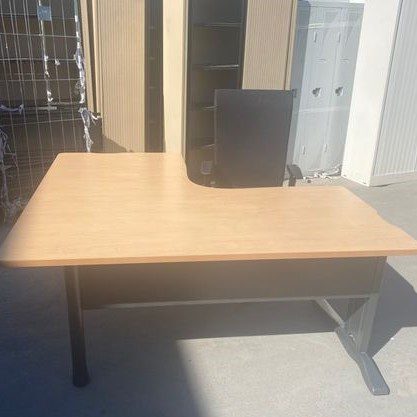 bureau d'angle classique