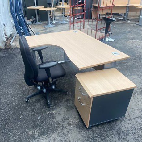 bureau d'angle et caisson