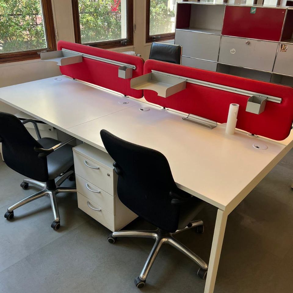 bureau bench séparateur rouge