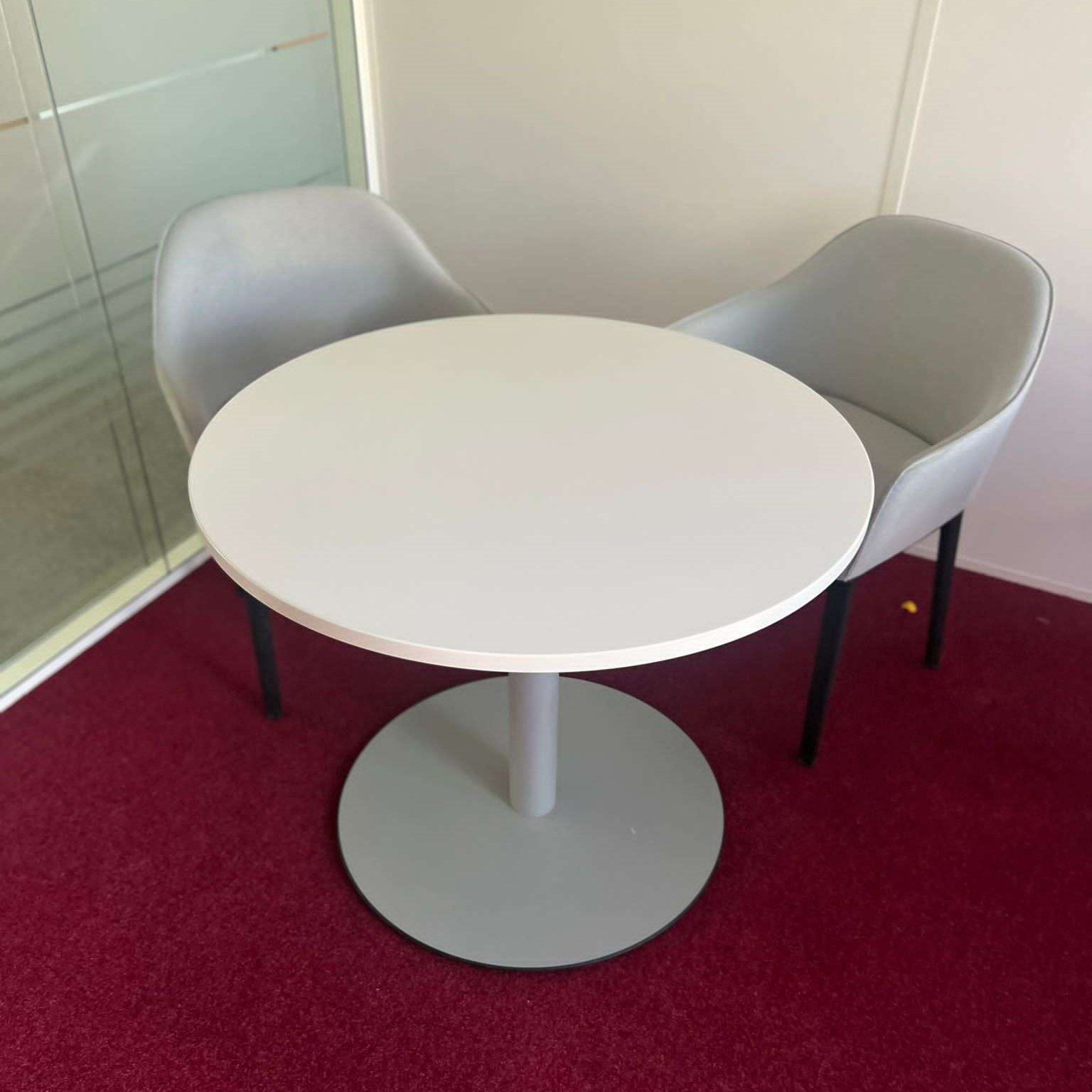 Table ronde blanche élégante de Burocaz