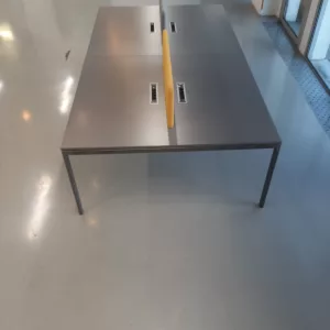 Alternative view of Bureau bench professionnel quatre  poste avec cloison acoustique