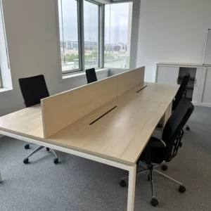 Alternative view of Bureau bench professionnel 4 places 320 × 160 cm – érable – avec séparateur et trappes passe-câbles