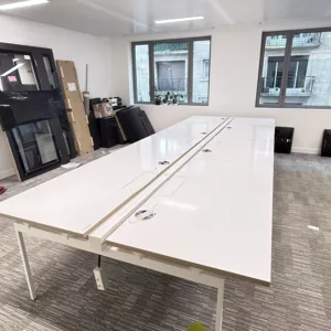 Alternative view of Bureau bench 6 places professionnel avec prises intégrées – plateau blanc