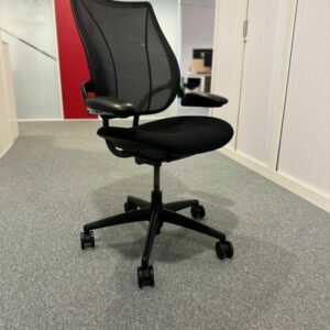 Fauteuil de Bureau Ergonomique – Maille Noire – Auto-ajustable – Humanscale Liberty