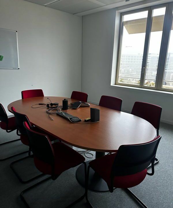 Table de réunion professionnelle entreprise – Image 2