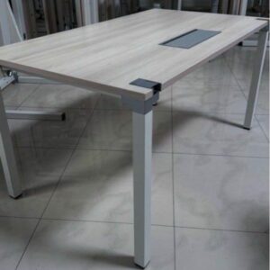 Alternative view of Bureau Steelcase FrameOne – 140x80 cm – Plateau Chêne Clair – Piétement Métal Gris – Passe-Câbles – Pro