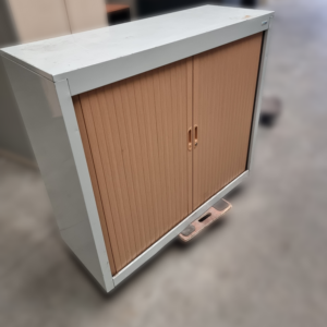 Armoire métallique à rideaux