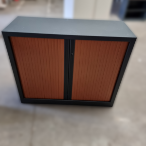 Armoire métallique à rideaux