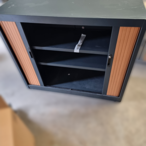 Armoire métallique à rideaux