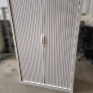 Armoire métallique à rideaux