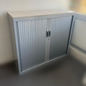 Armoire métallique à rideaux