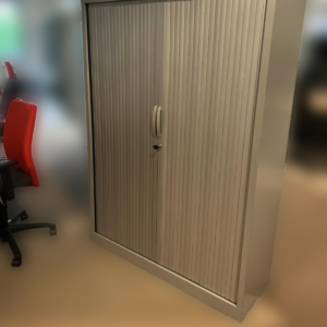 Armoire métallique à rideaux