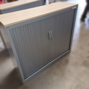 Armoire métallique à rideaux