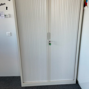 Armoire métallique à rideaux