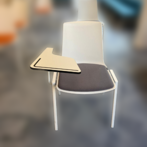 Chaise de formation avec tablette