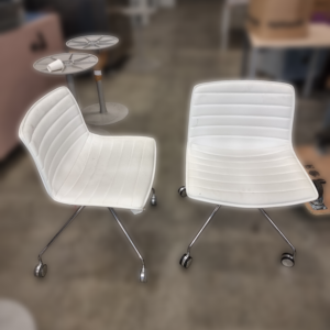 Chaise Harper blanche