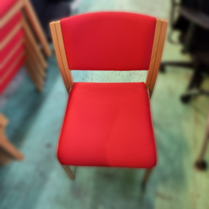 Chaise rouge