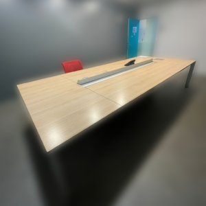 Grande table de réunion