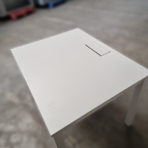 Petit bureau blanc