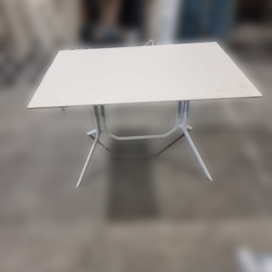 Table Poule de Kristalia