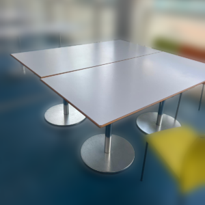 Table pour base vie ou restaurant