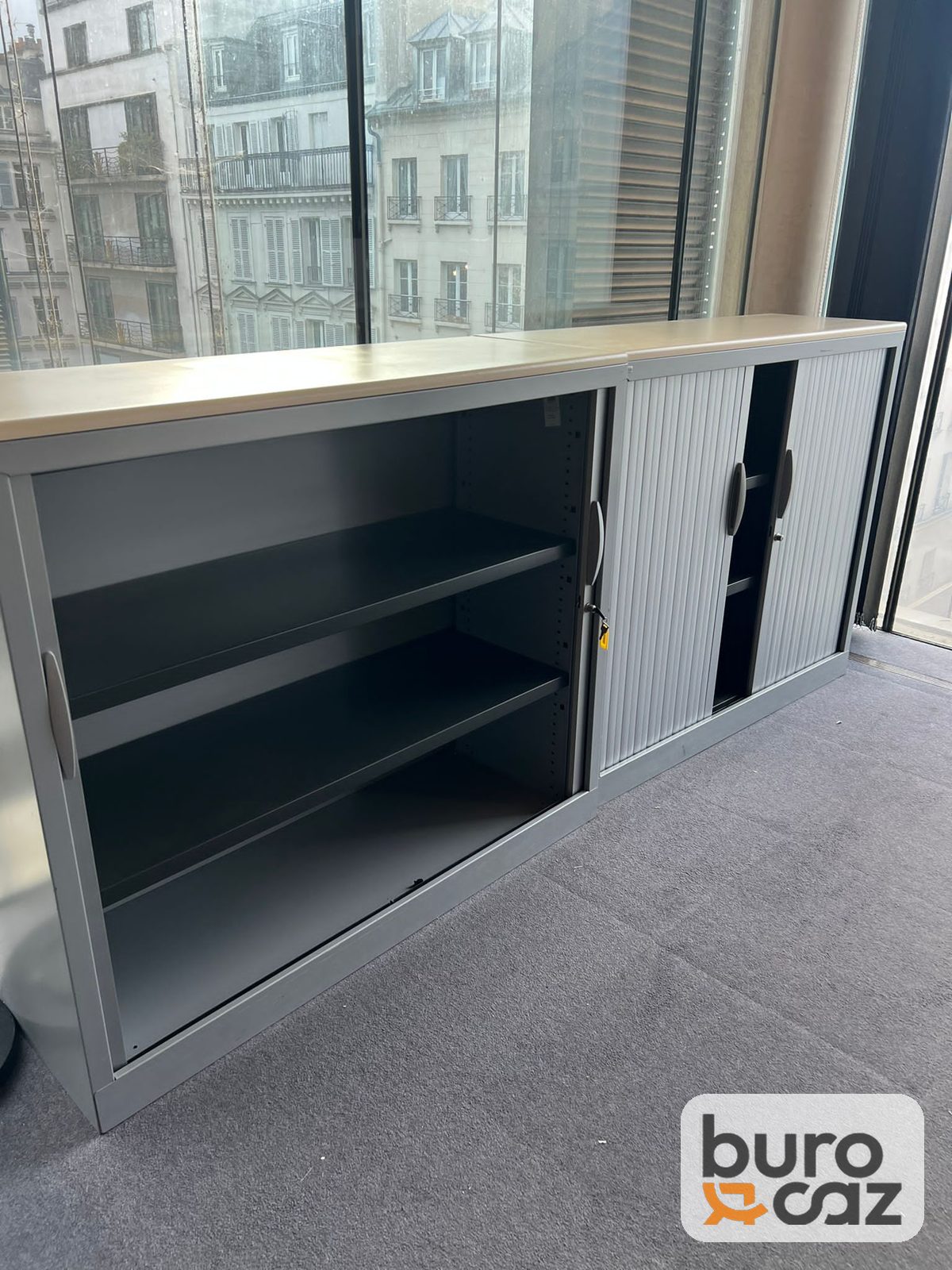 Armoire basse métallique à rideaux grise plateau bois — photo 3