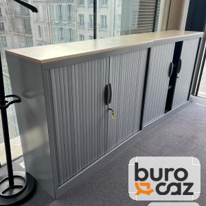 Armoire basse métallique à rideaux Samas grise plateau bois clair