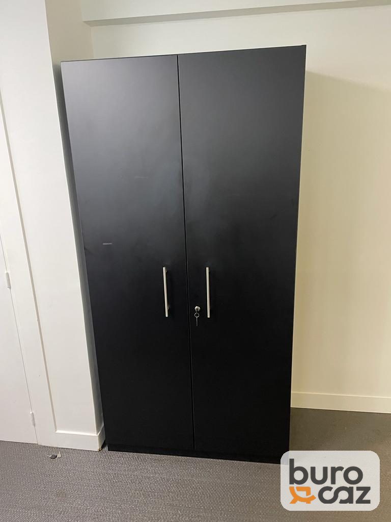 Armoire haute 2 portes noire avec tablettes