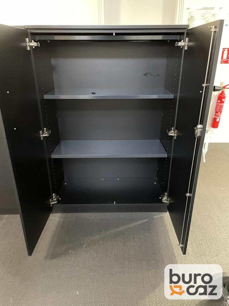 Armoire haute 2 portes noire avec tablettes — photo 3