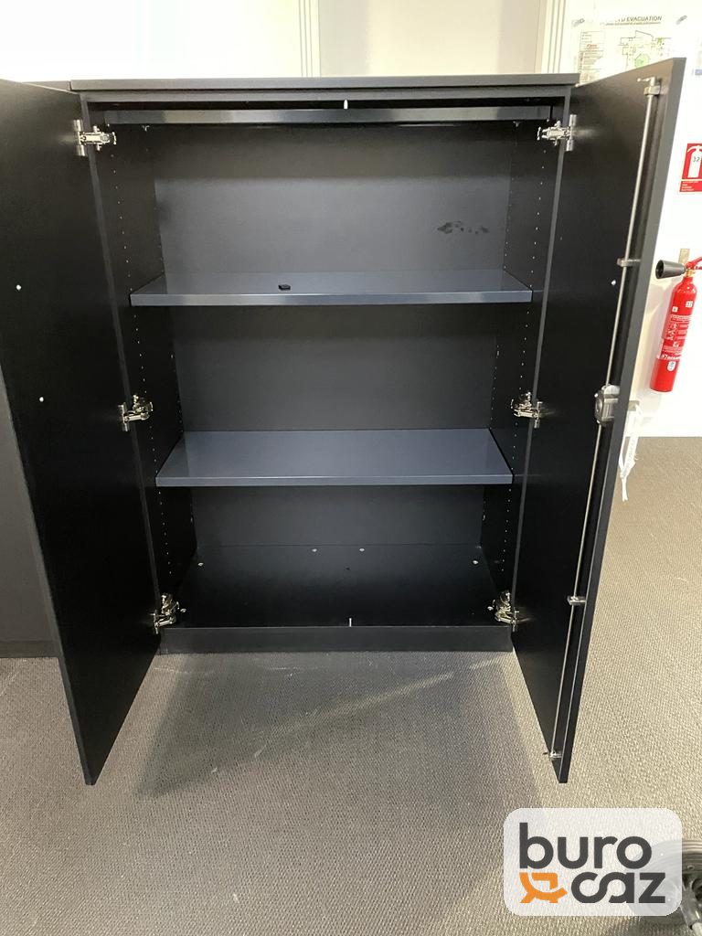 Armoire haute 2 portes noire avec tablettes — photo 4
