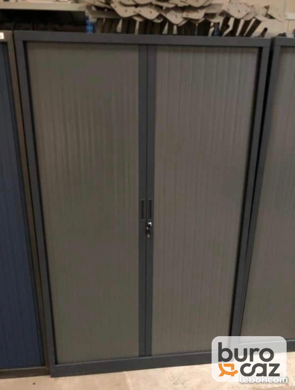 Armoire haute métallique à rideaux anthracite et gris