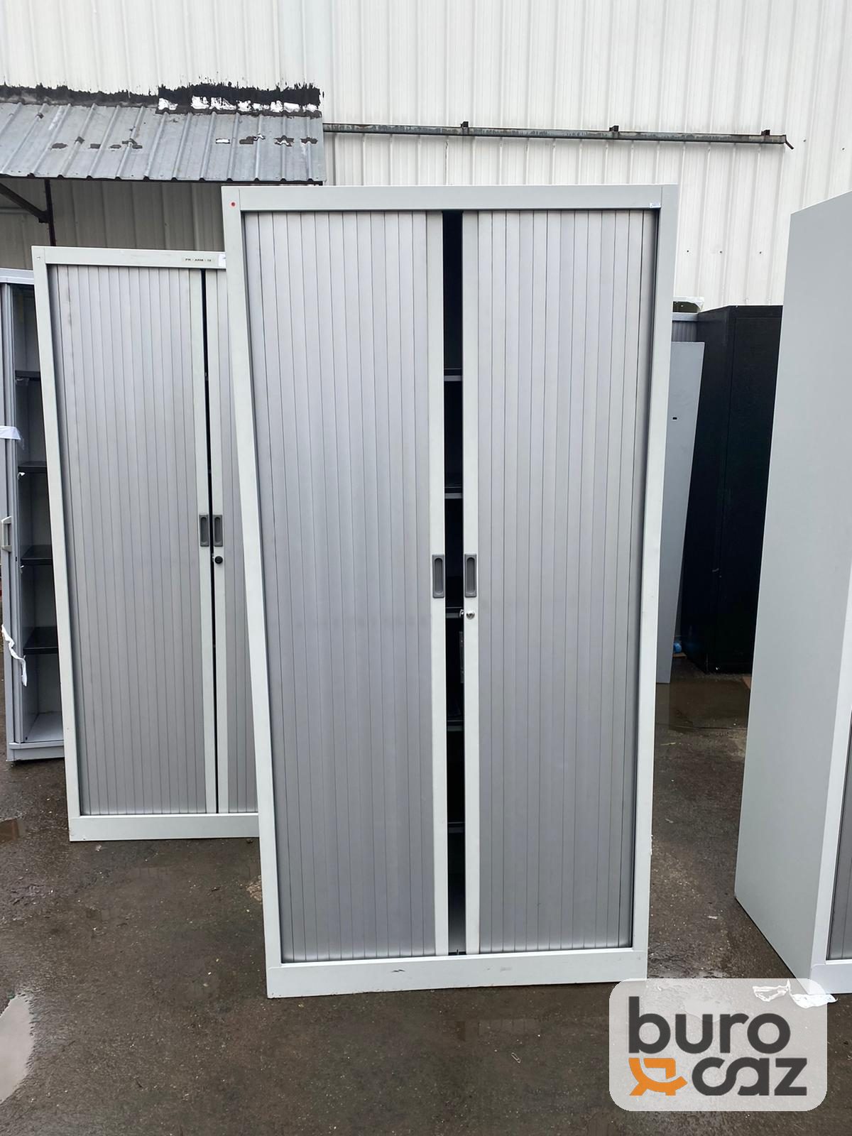 Armoire haute métallique à rideaux blanche et grise — photo 2