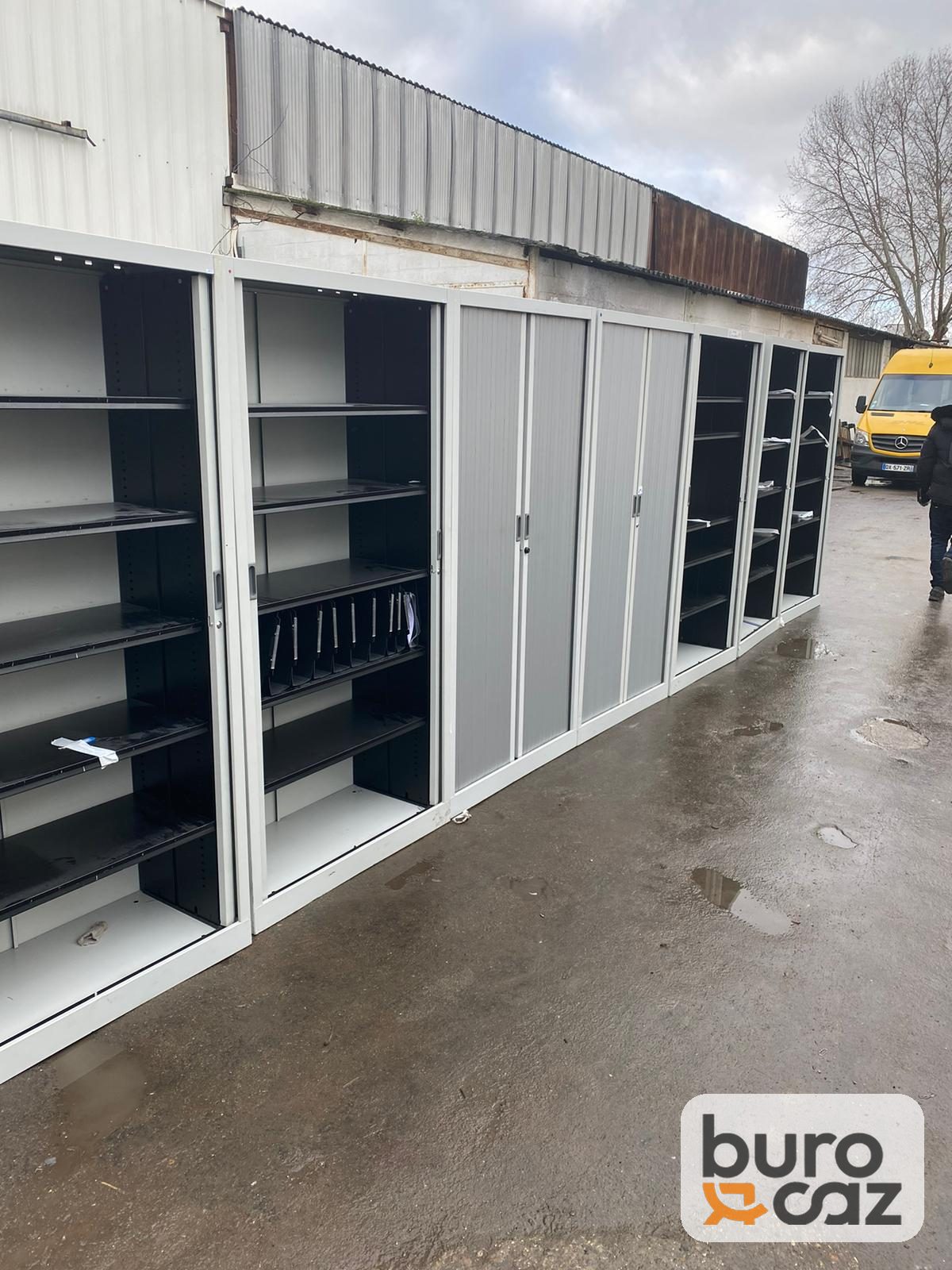 Armoire haute métallique à rideaux blanche et grise — photo 6