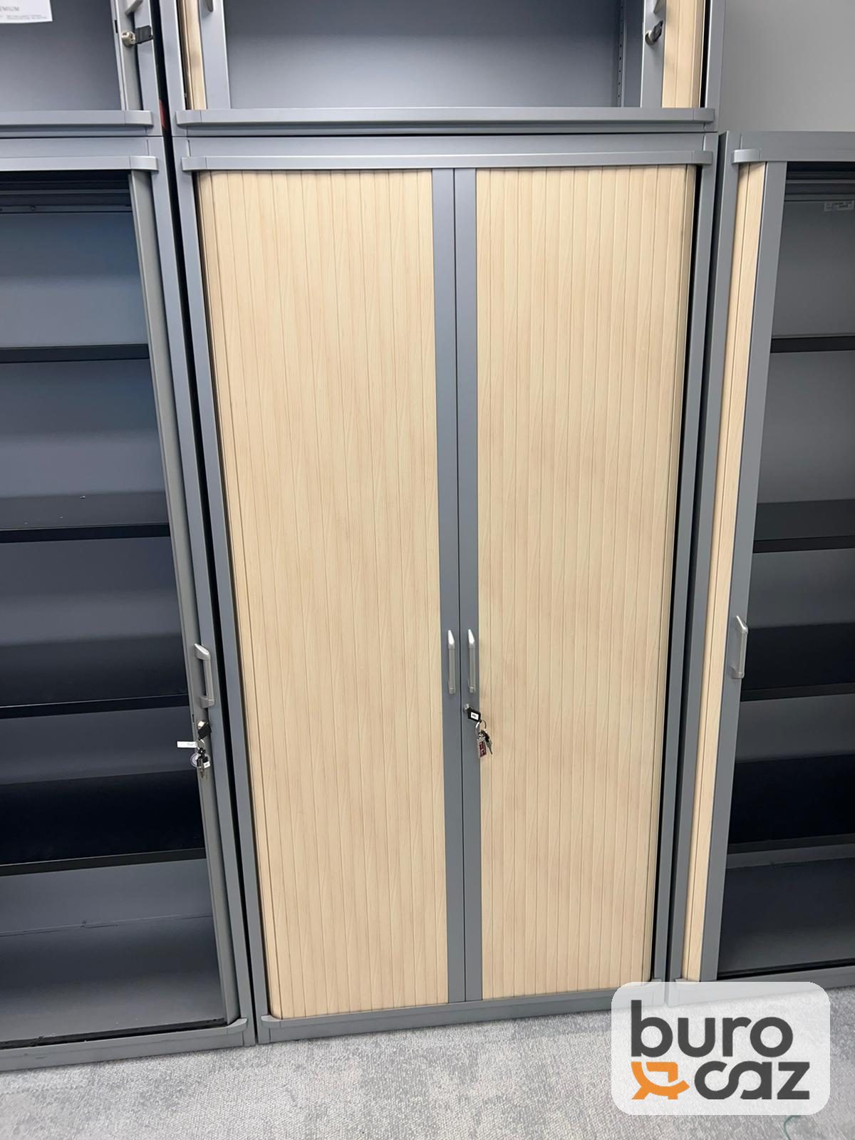 Armoire haute métallique à rideaux érable — photo 4