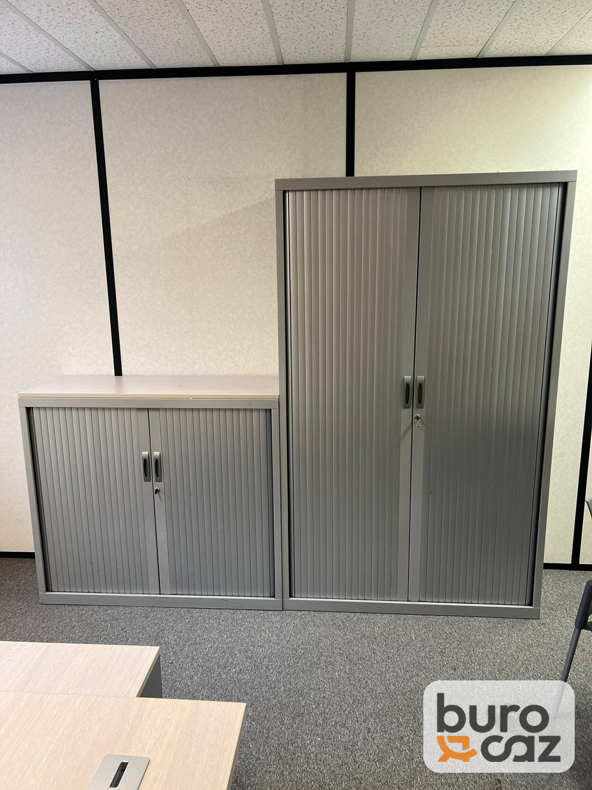 Armoire haute métallique à rideaux grise — photo 4