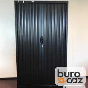 Armoire haute métallique à rideaux noire