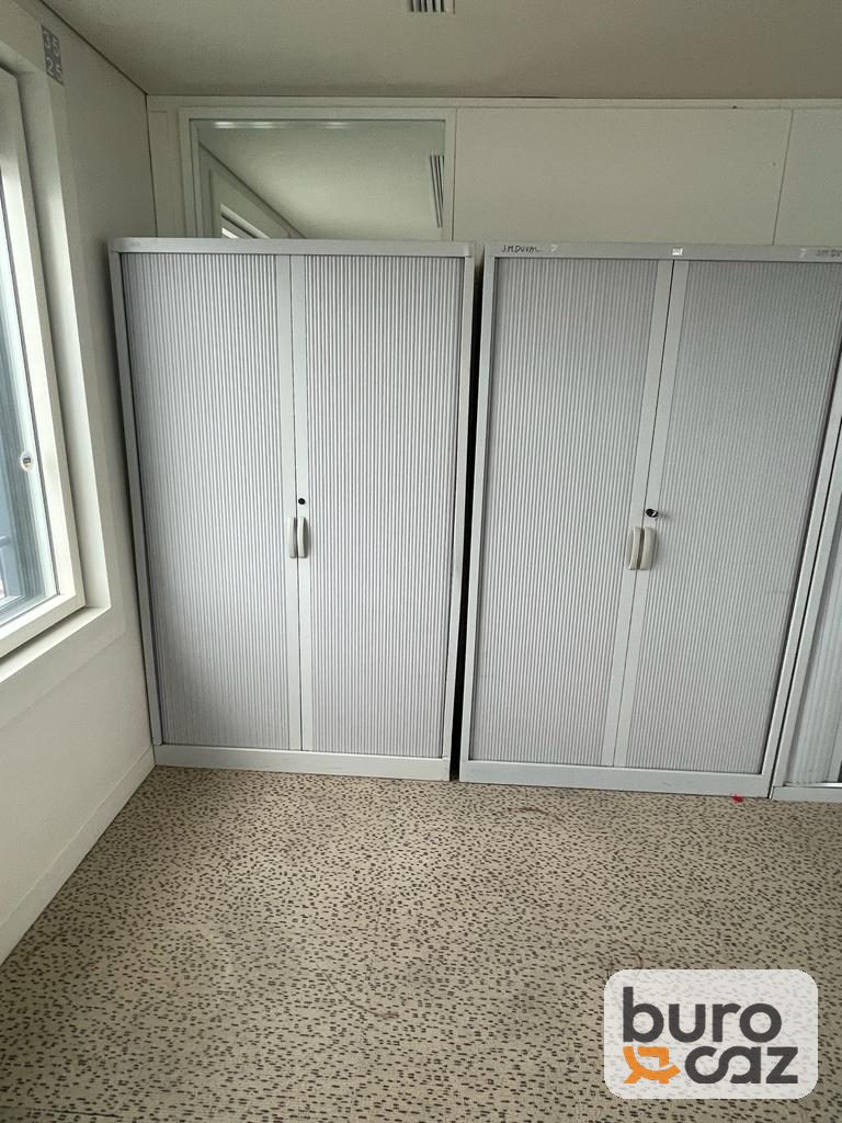 Armoire métallique haute à rideaux grise — photo 2