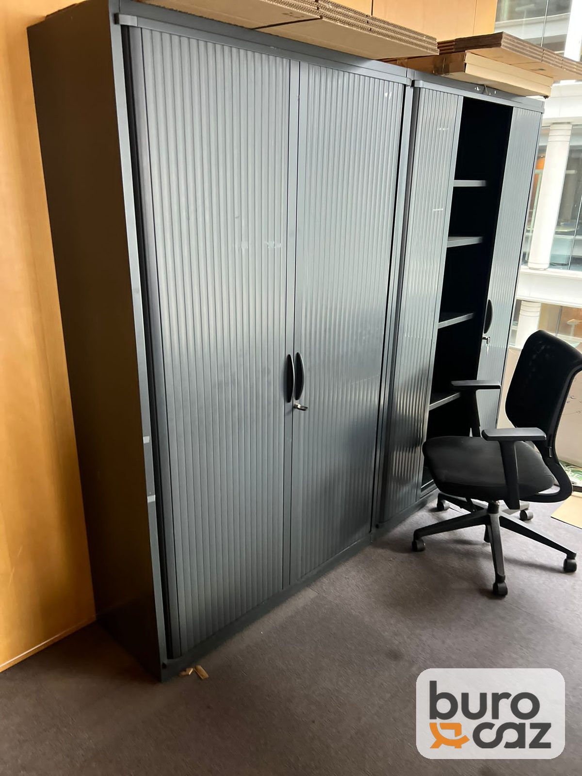 Armoire métallique haute à rideaux noire — photo 3