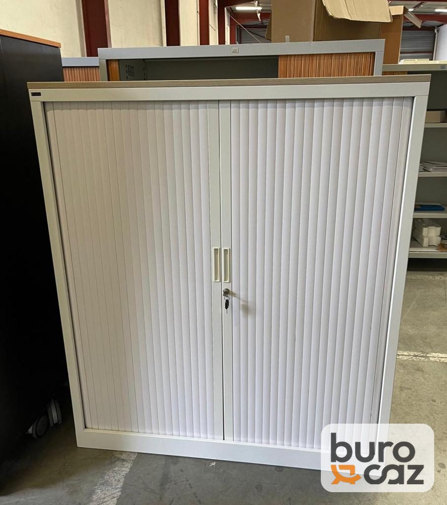Armoire métallique moyenne à rideaux beige
