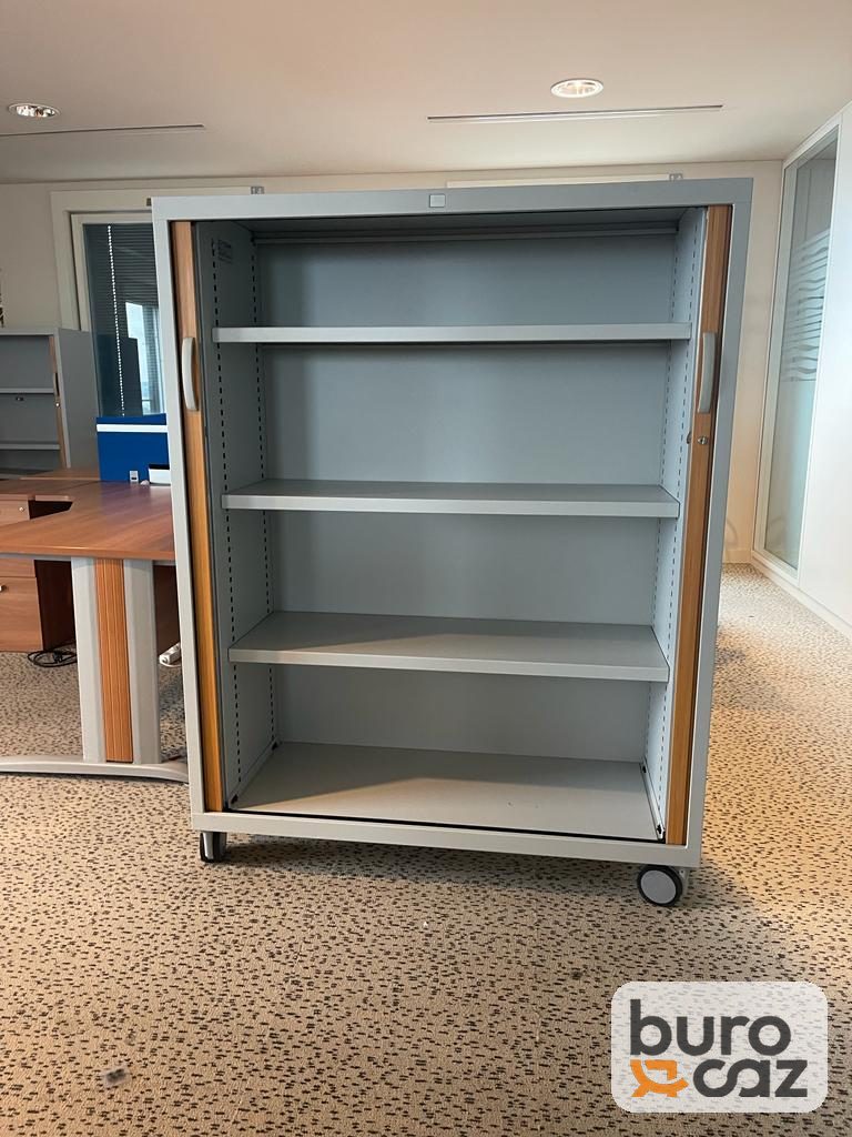 Armoire mi-haute à rideaux finition merisier sur roulettes — photo 5