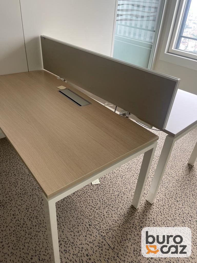 Bench 2 postes chêne clair écran tissu gris avec caissons — photo 2