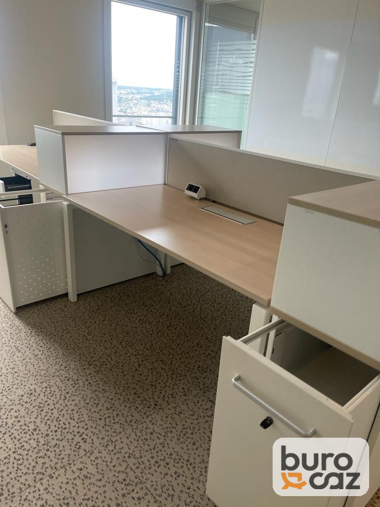 Bench 2 postes chêne clair écran tissu gris avec caissons — photo 3