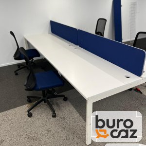 Bench 4 postes blanc avec séparateurs bleus