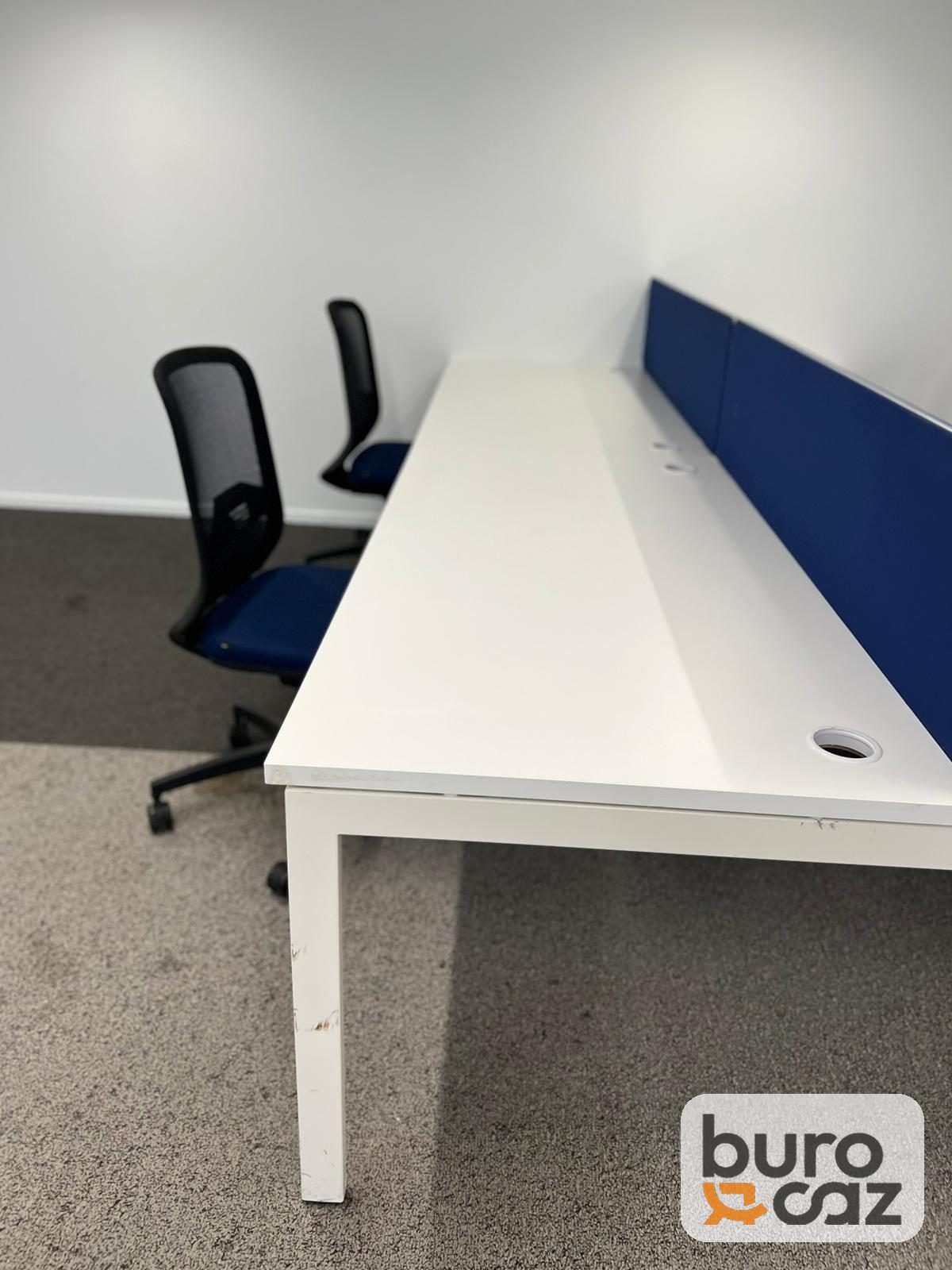 Bench 4 postes blanc avec séparateurs bleus — photo 2