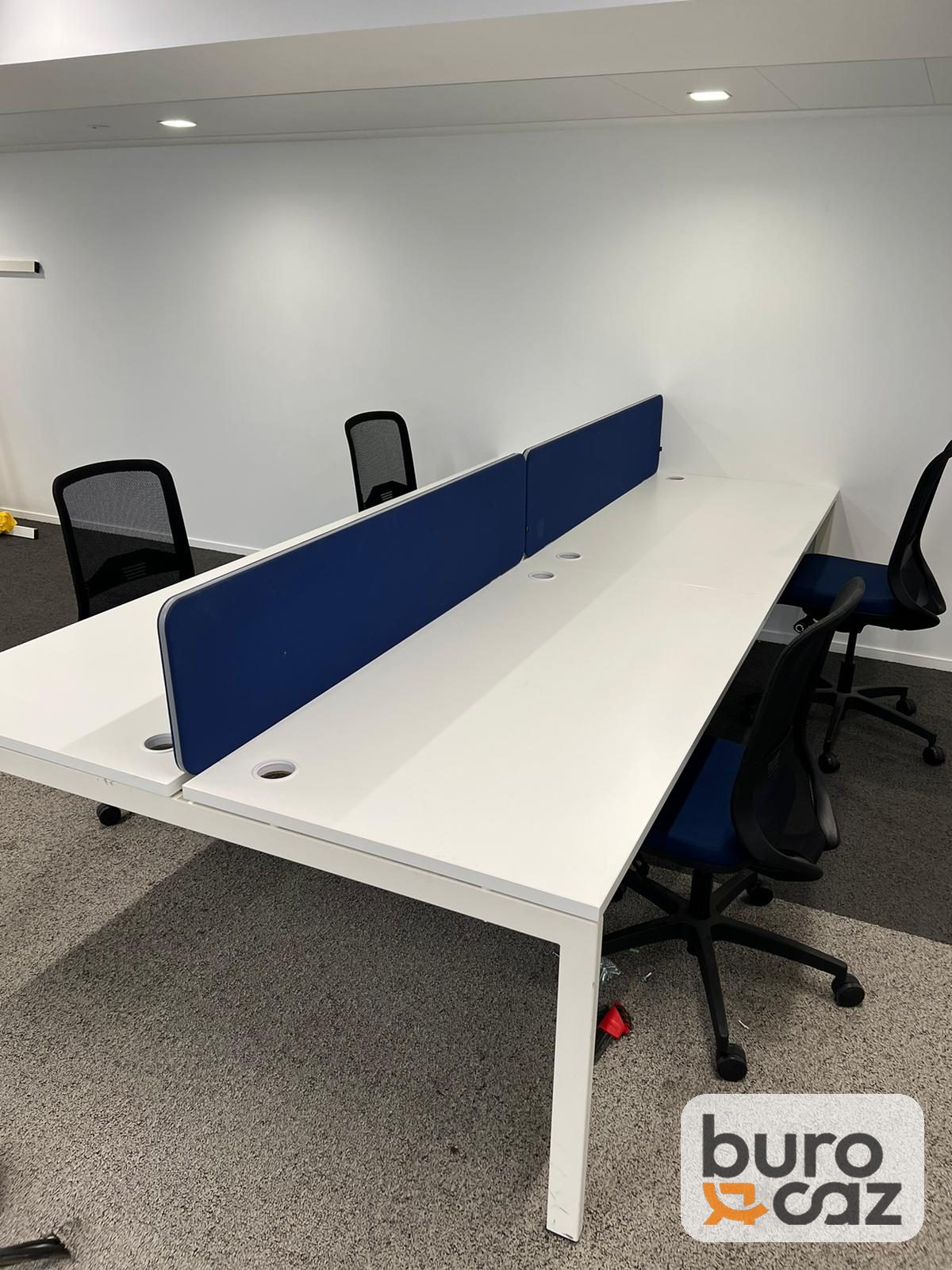 Bench 4 postes blanc avec séparateurs bleus — photo 8