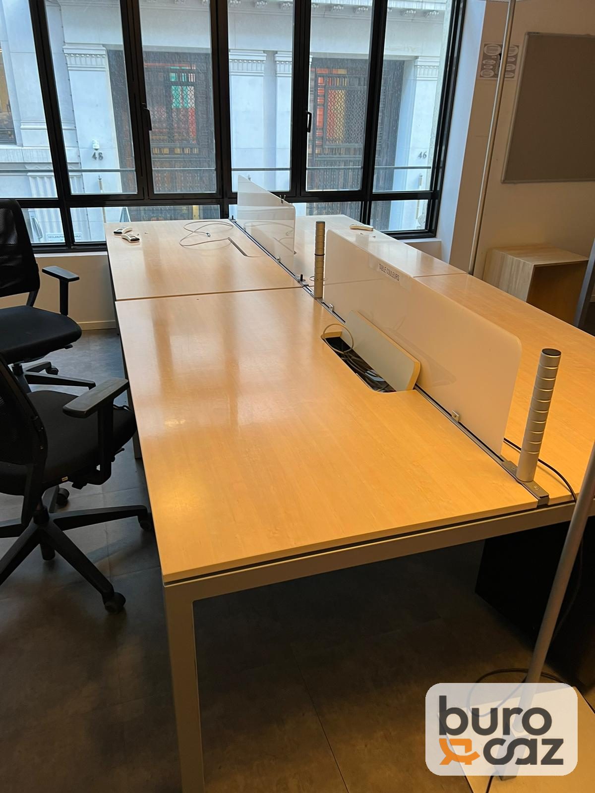 Bench 4 postes bois avec écrans de séparation