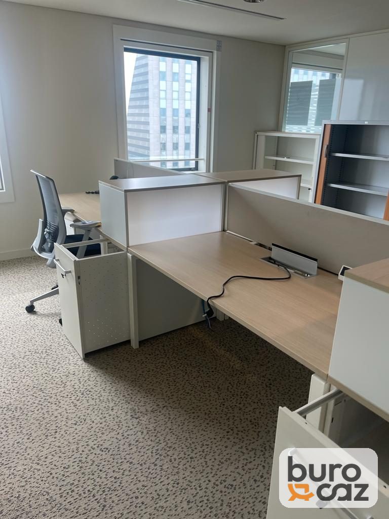 Bench 4 postes chêne clair avec caissons hauts séparateurs